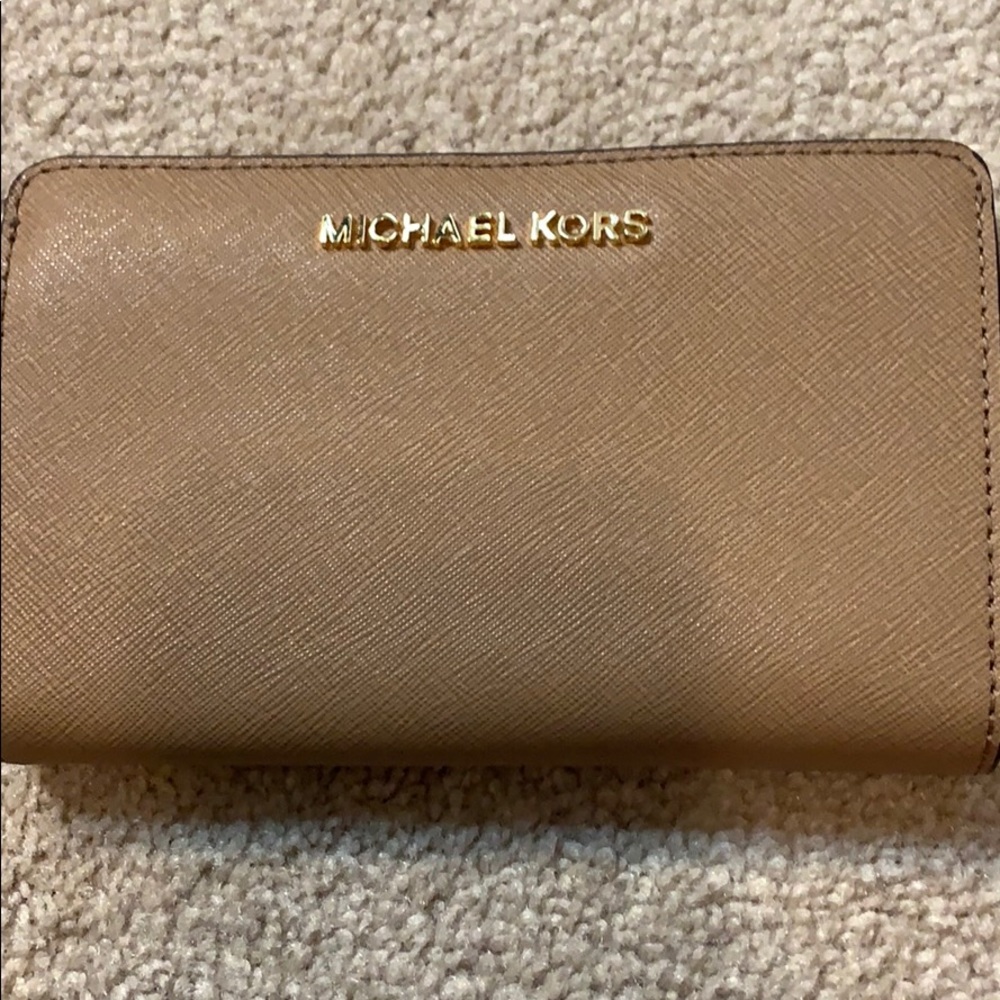 MK essentials wallet